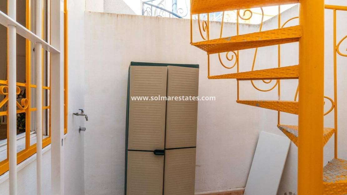 2 slaapkamer Bungalow te koop in Torrevieja met zwembad - € 139.000 (Ref: 9256577)