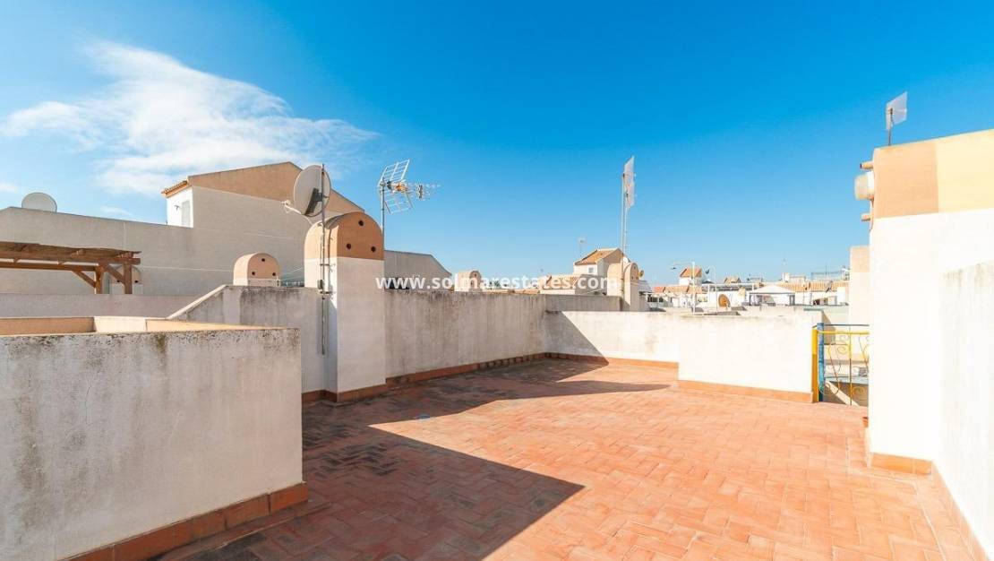 2 slaapkamer Bungalow te koop in Torrevieja met zwembad - € 139.000 (Ref: 9256577)