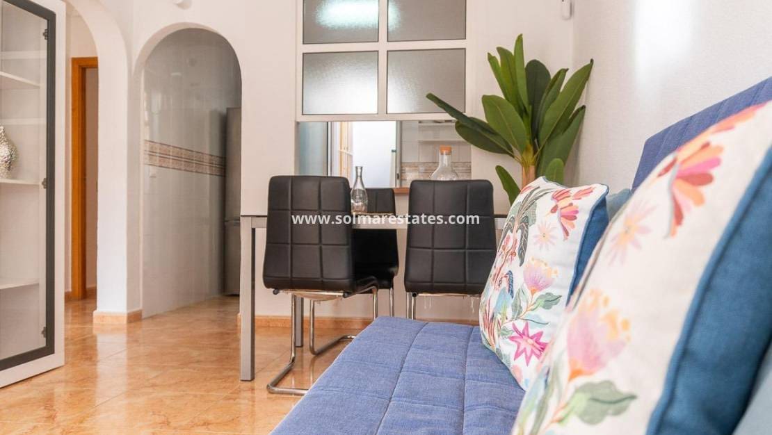 2 slaapkamer Bungalow te koop in Torrevieja met zwembad - € 139.000 (Ref: 9256577)