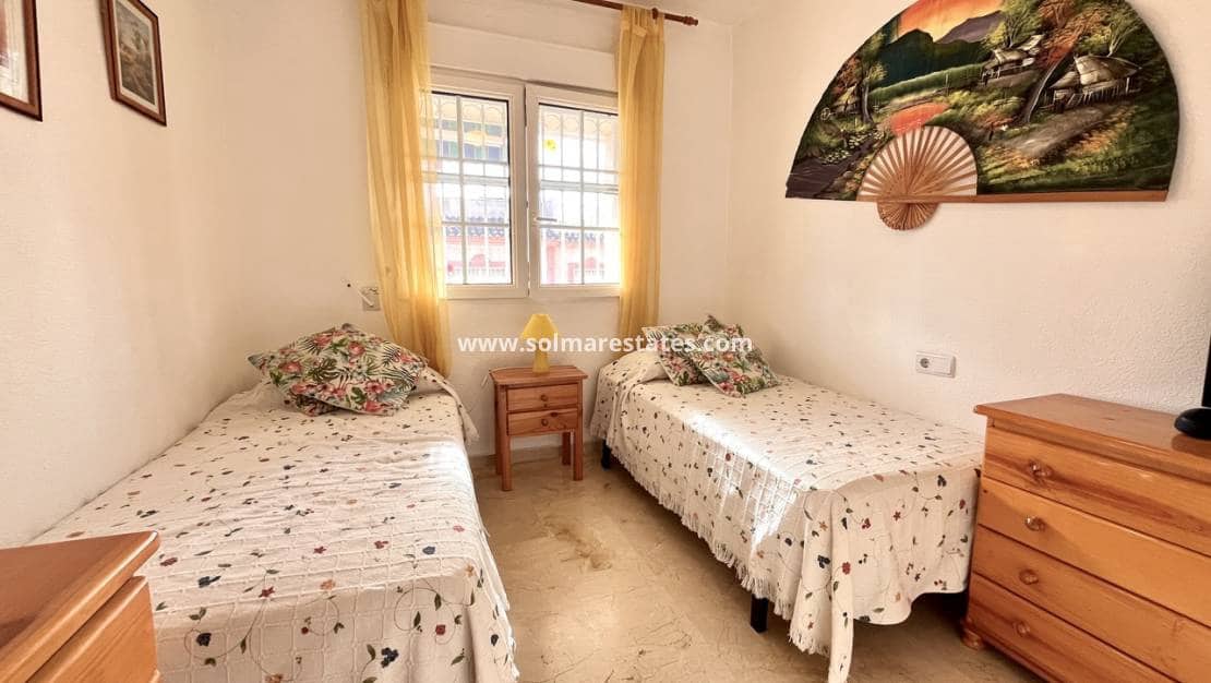 2 makuuhuone Huoneisto myytävänä paikassa Playa Flamenca mukana uima-altaan - 199 999 € (Ref: 9258009)