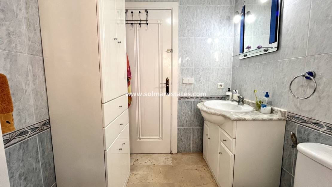 2 makuuhuone Huoneisto myytävänä paikassa Playa Flamenca mukana uima-altaan - 199 999 € (Ref: 9258009)