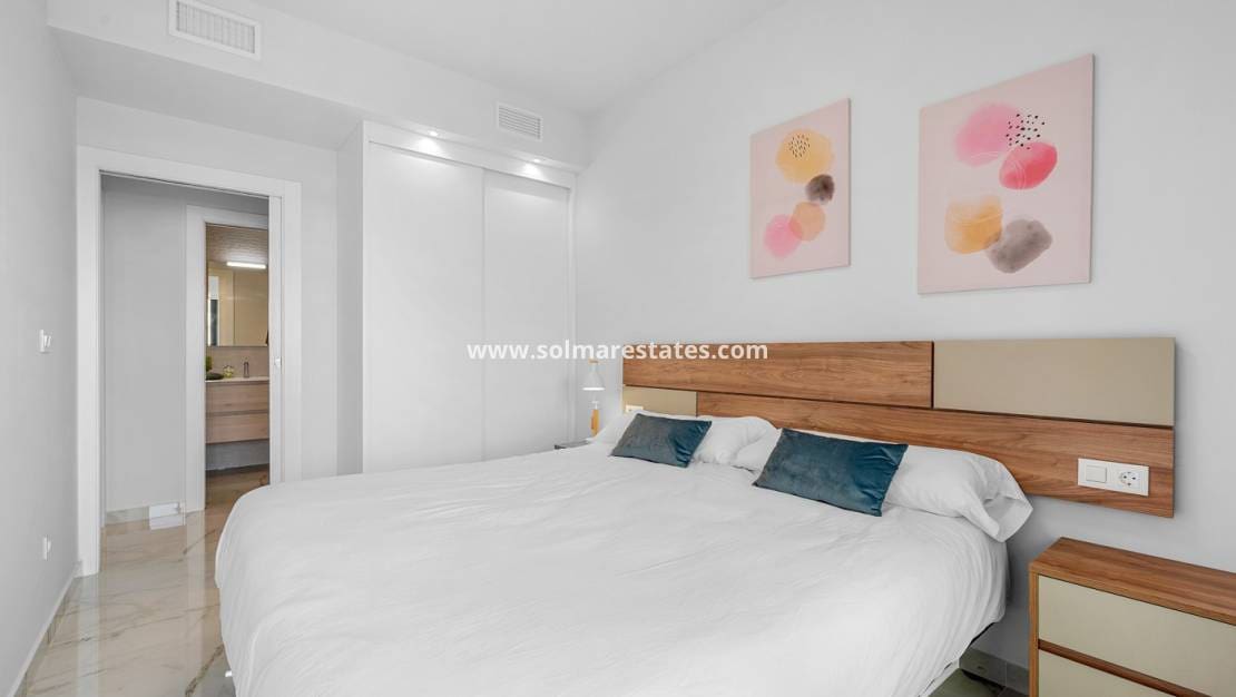 2 bedroom Apartment for sale in Los Altos with pool - € 329,000 (Ref: 9263341)