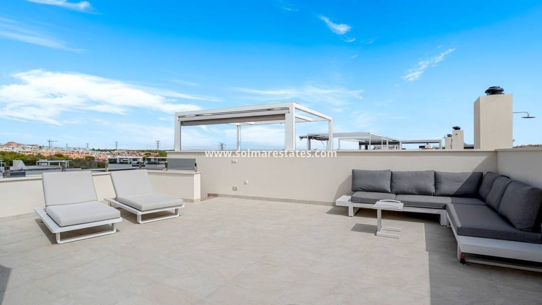 2 bedroom Apartment for sale in Los Altos with pool - € 329,000 (Ref: 9263341)