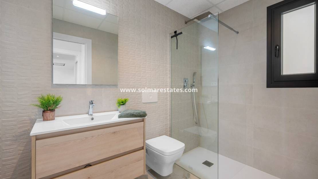 2 bedroom Apartment for sale in Los Altos with pool - € 329,000 (Ref: 9263341)