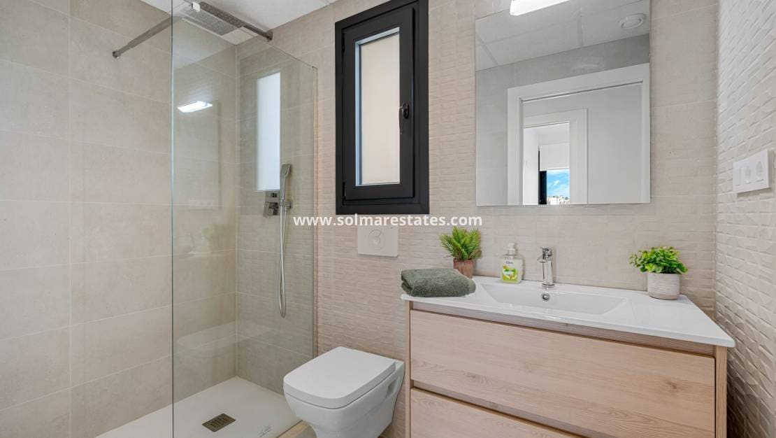 2 bedroom Apartment for sale in Los Altos with pool - € 329,000 (Ref: 9263341)