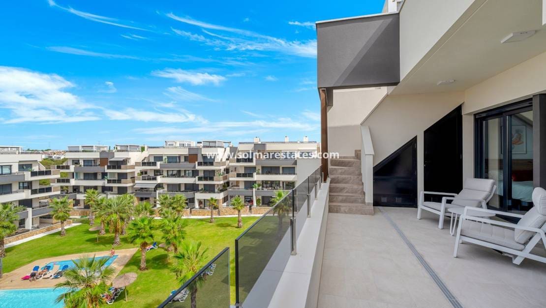 2 bedroom Apartment for sale in Los Altos with pool - € 329,000 (Ref: 9263341)