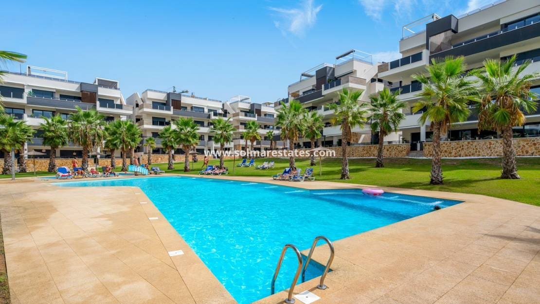 2 bedroom Apartment for sale in Los Altos with pool - € 329,000 (Ref: 9263341)