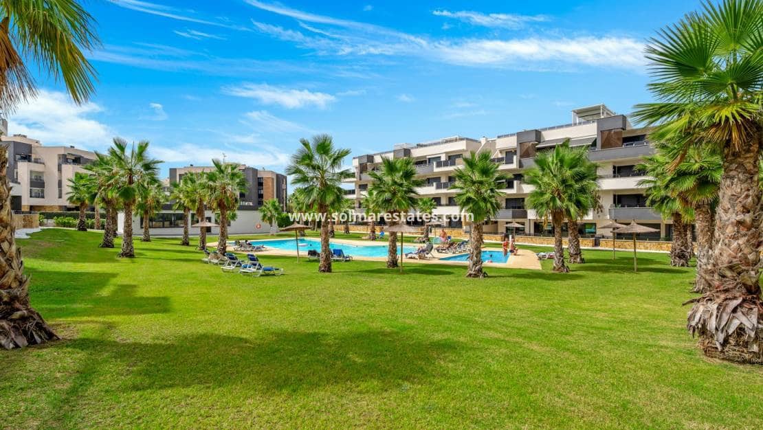 2 bedroom Apartment for sale in Los Altos with pool - € 329,000 (Ref: 9263341)