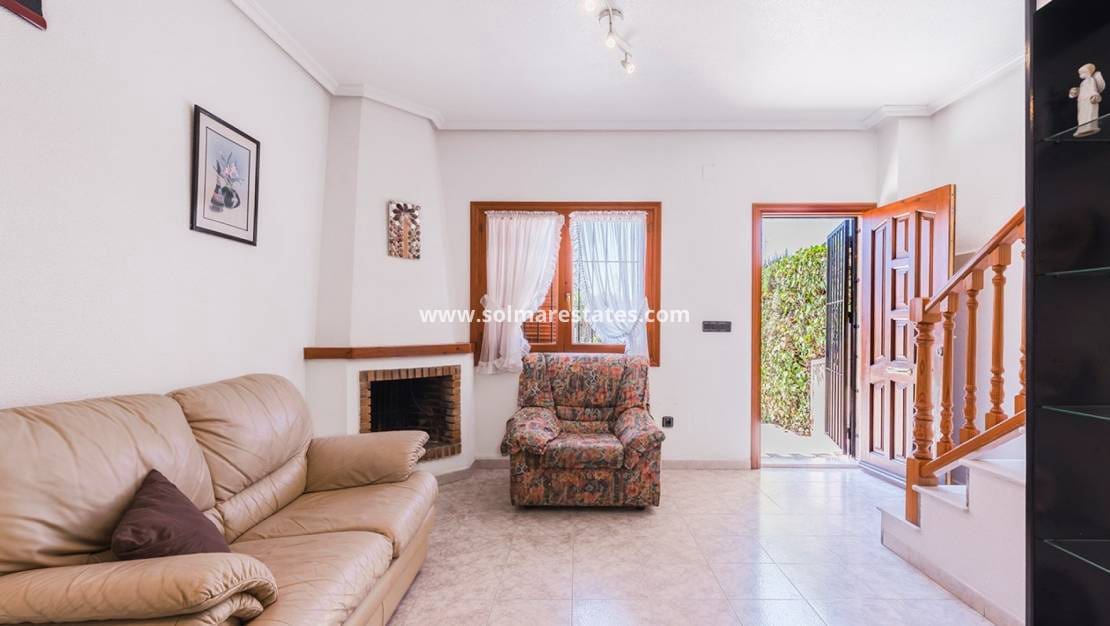 2 slaapkamer Huis te koop in Playa Flamenca met zwembad - € 199.000 (Ref: 9267699)