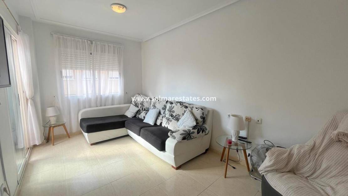 2 slaapkamer Appartement te koop in Algorfa met zwembad - € 109.999 (Ref: 9270246)