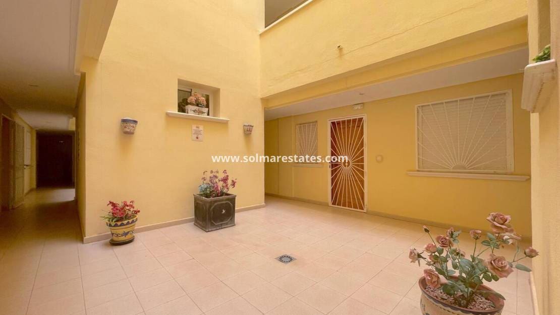 2 slaapkamer Appartement te koop in Algorfa met zwembad - € 109.999 (Ref: 9270246)