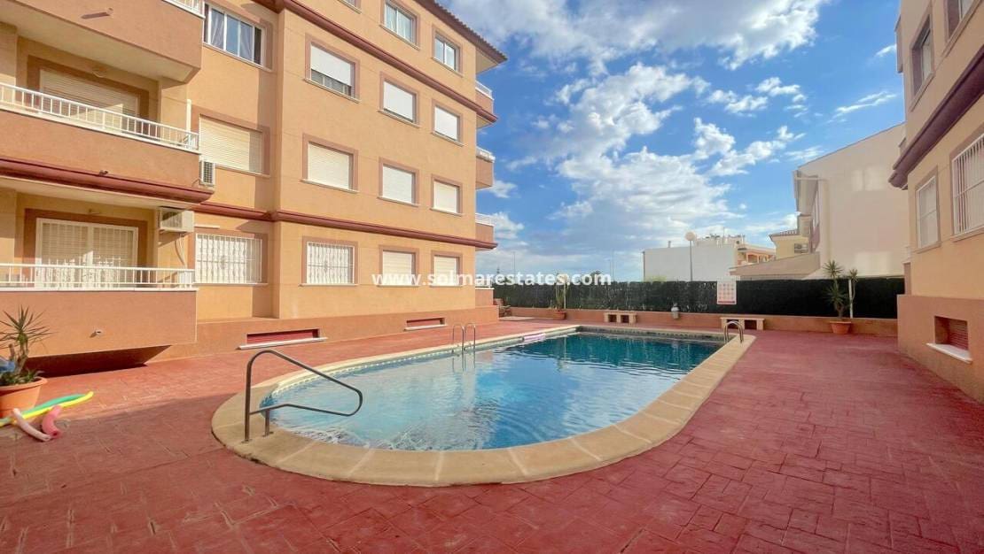2 slaapkamer Appartement te koop in Algorfa met zwembad - € 109.999 (Ref: 9270246)