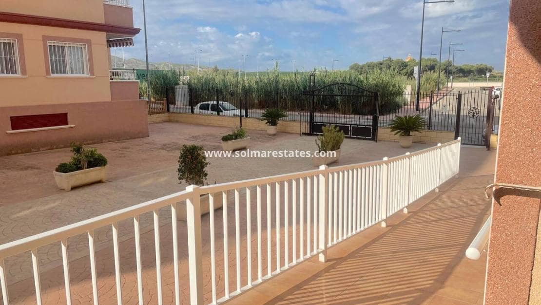 2 slaapkamer Appartement te koop in Algorfa met zwembad - € 109.999 (Ref: 9270246)