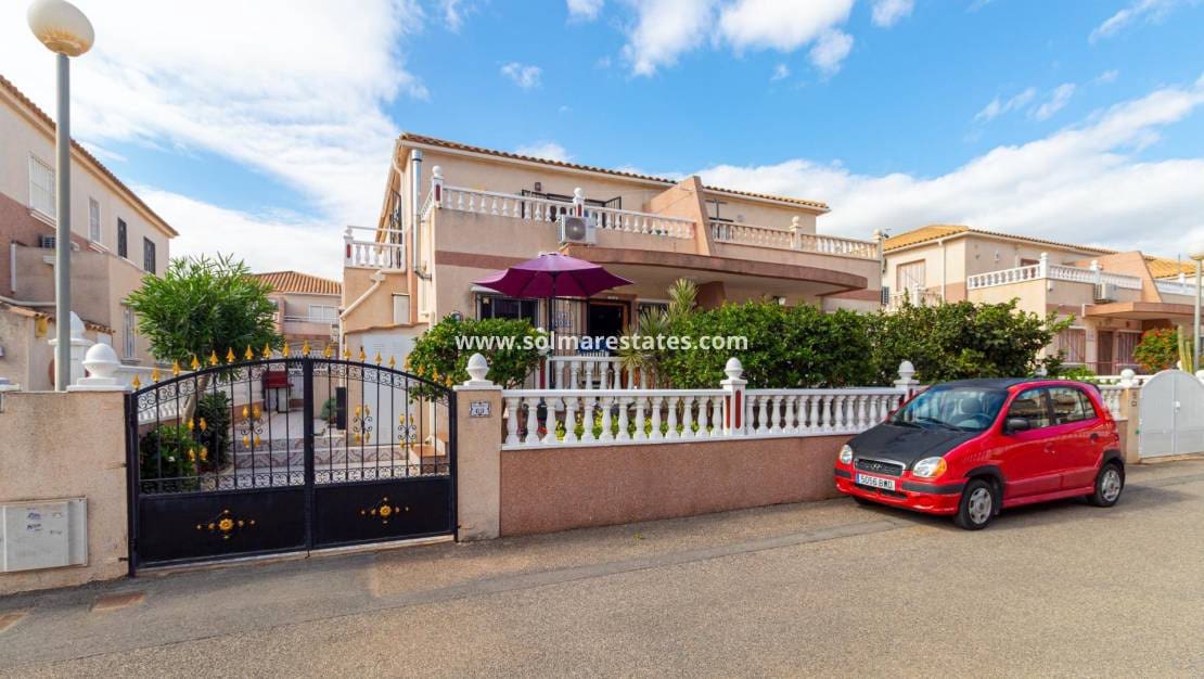 3 soverom Hus til salgs i Cabo Roig med svømmebasseng - € 219 000 (Ref: 9273077)