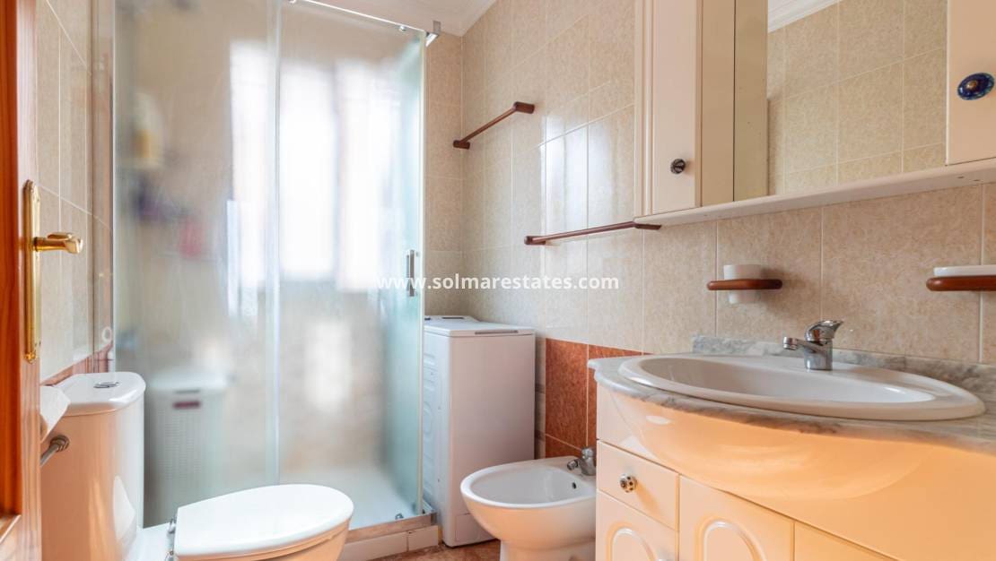 3 soverom Hus til salgs i Cabo Roig med svømmebasseng - € 219 000 (Ref: 9273077)