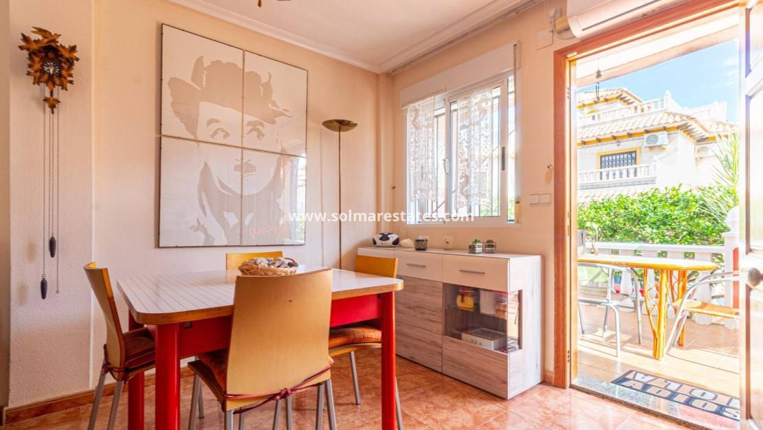 3 soverom Hus til salgs i Cabo Roig med svømmebasseng - € 219 000 (Ref: 9273077)