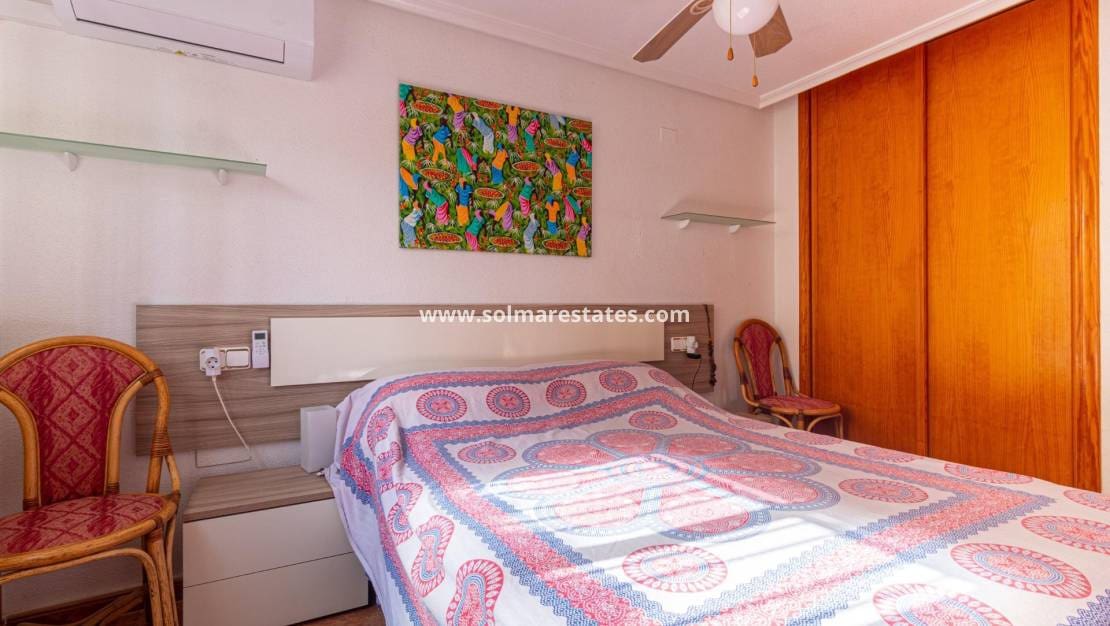 3 soverom Hus til salgs i Cabo Roig med svømmebasseng - € 219 000 (Ref: 9273077)