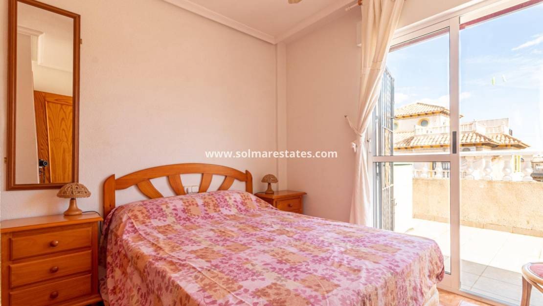 3 soverom Hus til salgs i Cabo Roig med svømmebasseng - € 219 000 (Ref: 9273077)