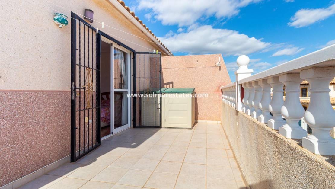 3 soverom Hus til salgs i Cabo Roig med svømmebasseng - € 219 000 (Ref: 9273077)