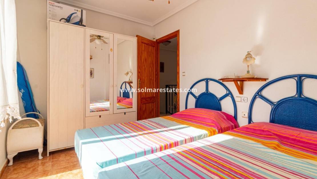 3 soverom Hus til salgs i Cabo Roig med svømmebasseng - € 219 000 (Ref: 9273077)