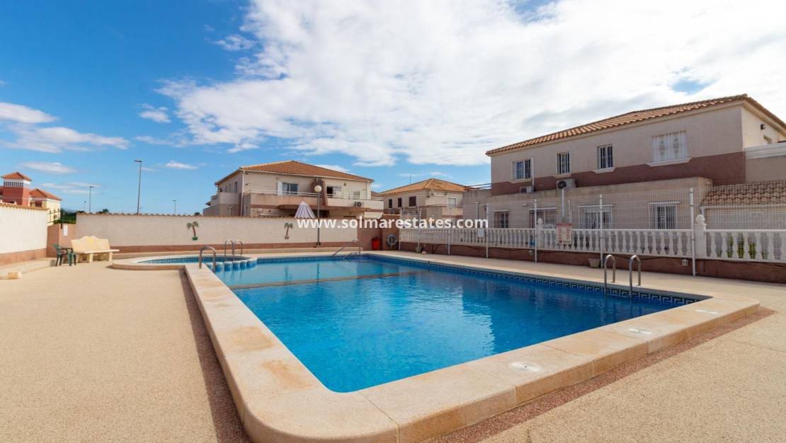 3 soverom Hus til salgs i Cabo Roig med svømmebasseng - € 219 000 (Ref: 9273077)