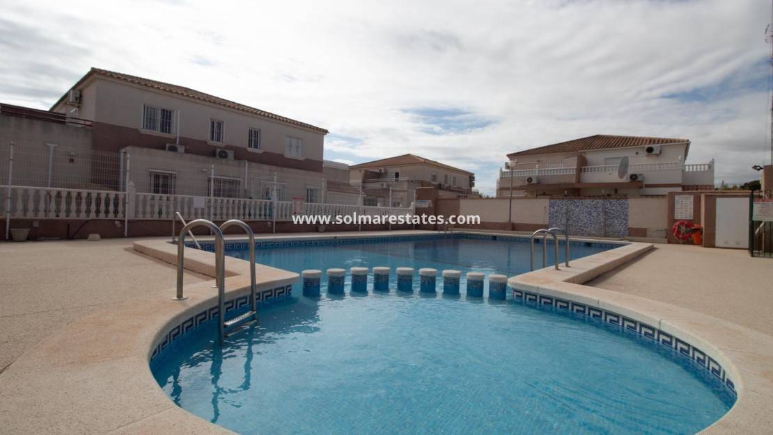 3 soverom Hus til salgs i Cabo Roig med svømmebasseng - € 219 000 (Ref: 9273077)