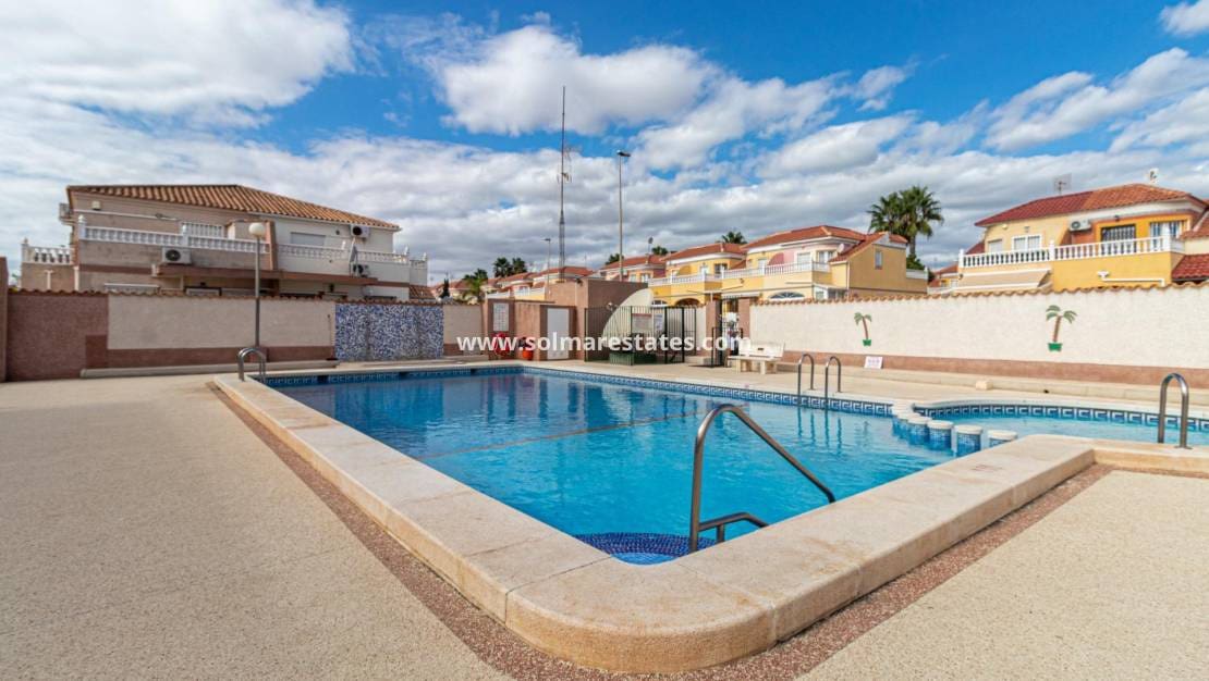 3 soverom Hus til salgs i Cabo Roig med svømmebasseng - € 219 000 (Ref: 9273077)