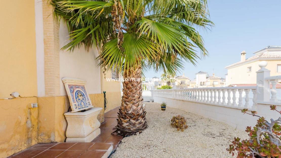 3 soverom Villa til salgs i Lo Crispin med svømmebasseng - € 249 900 (Ref: 9274138)