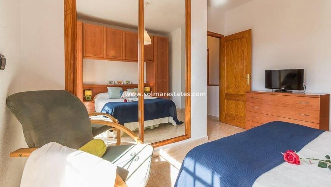 3 sovrum Hus till salu i Playa Flamenca med pool - 239 000 € (Ref: 9274139)