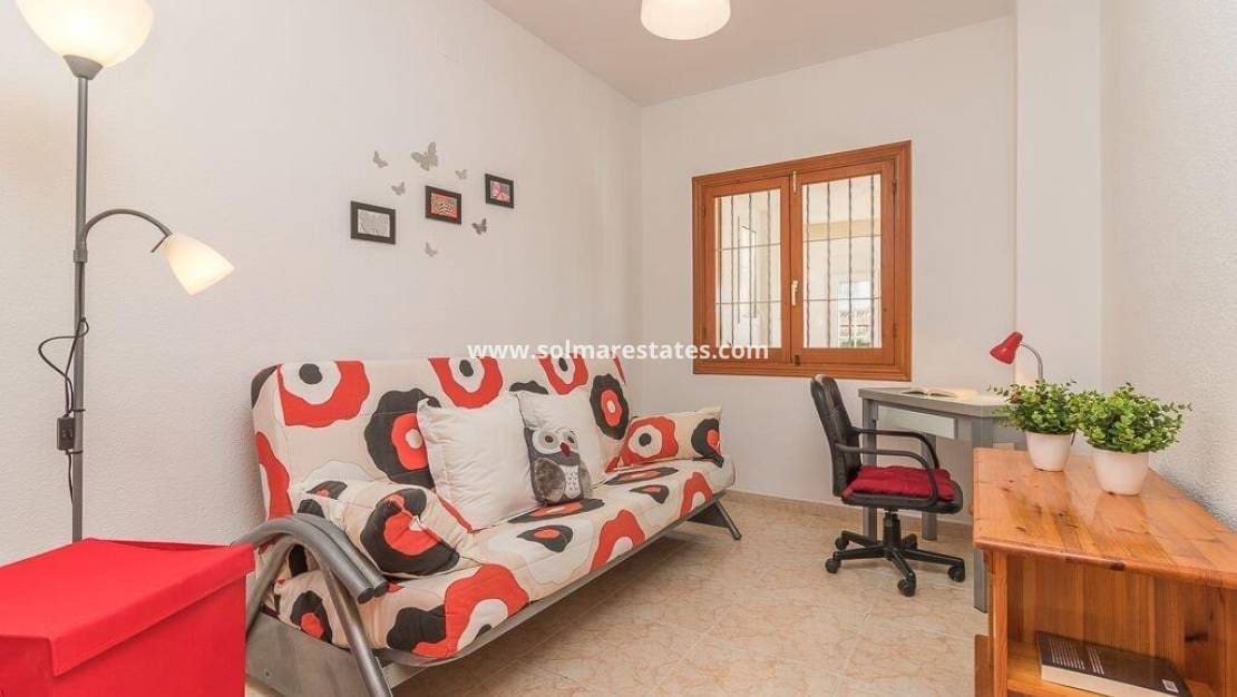 3 sovrum Hus till salu i Playa Flamenca med pool - 239 000 € (Ref: 9274139)