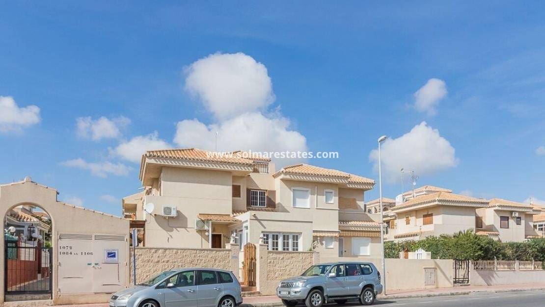 3 sovrum Hus till salu i Playa Flamenca med pool - 239 000 € (Ref: 9274139)