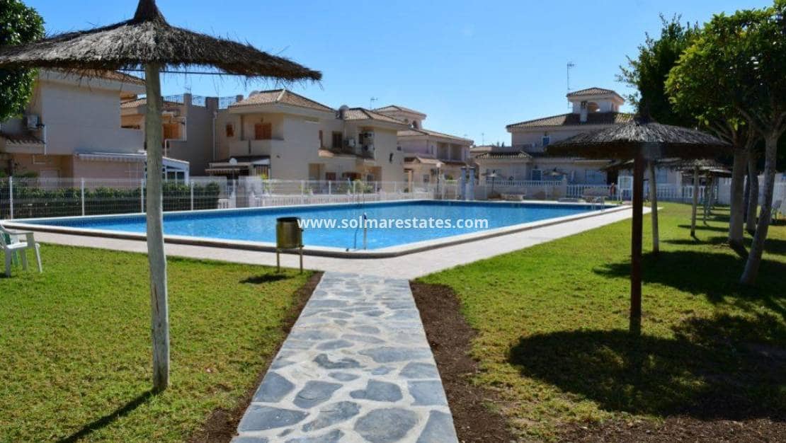 3 sovrum Hus till salu i Playa Flamenca med pool - 239 000 € (Ref: 9274139)