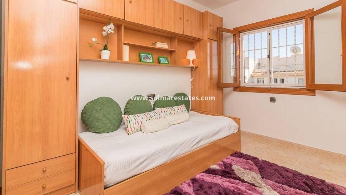 3 sovrum Hus till salu i Playa Flamenca med pool - 239 000 € (Ref: 9274139)