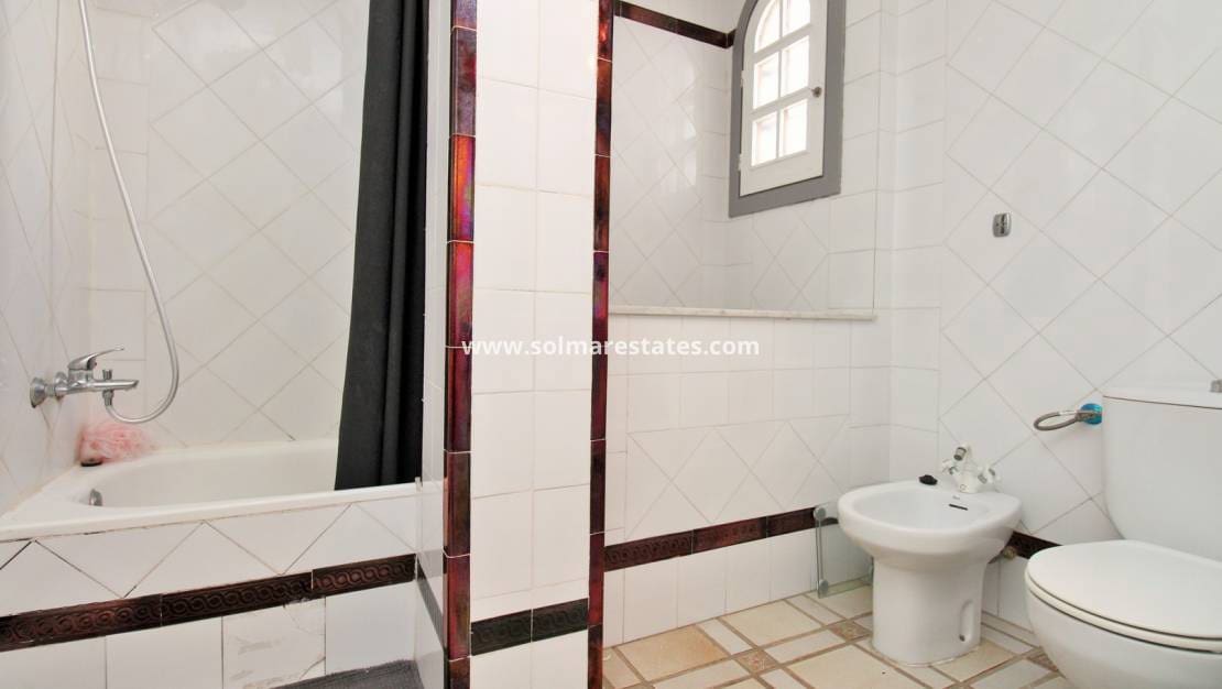 1 chambre Appartement à vendre à Villamartin avec piscine - 129 000 € (Ref: 9278146)