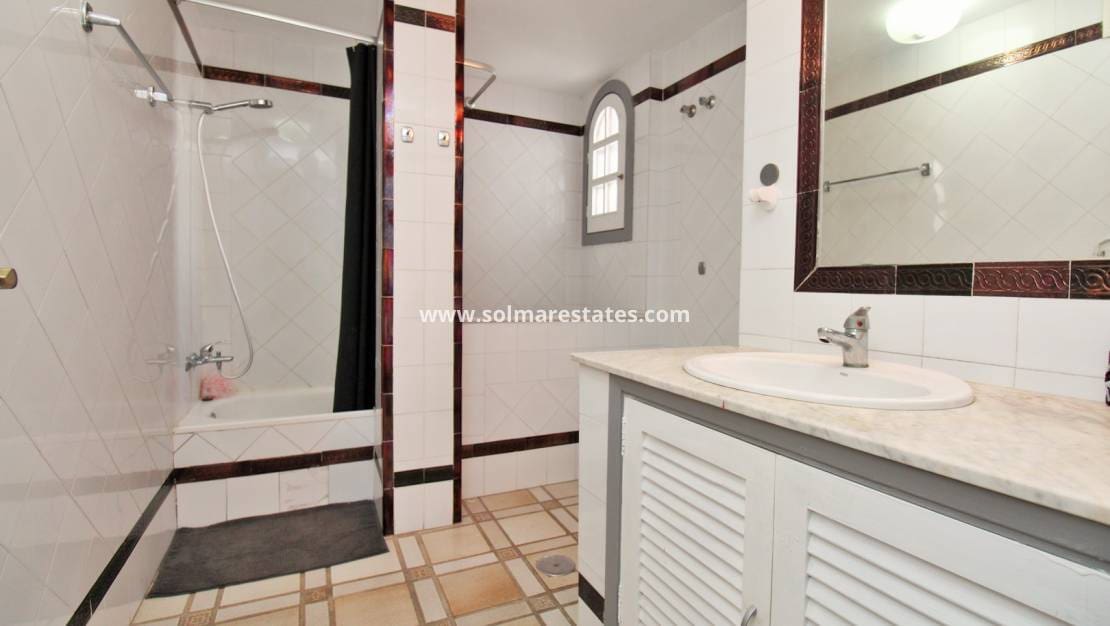 1 chambre Appartement à vendre à Villamartin avec piscine - 129 000 € (Ref: 9278146)