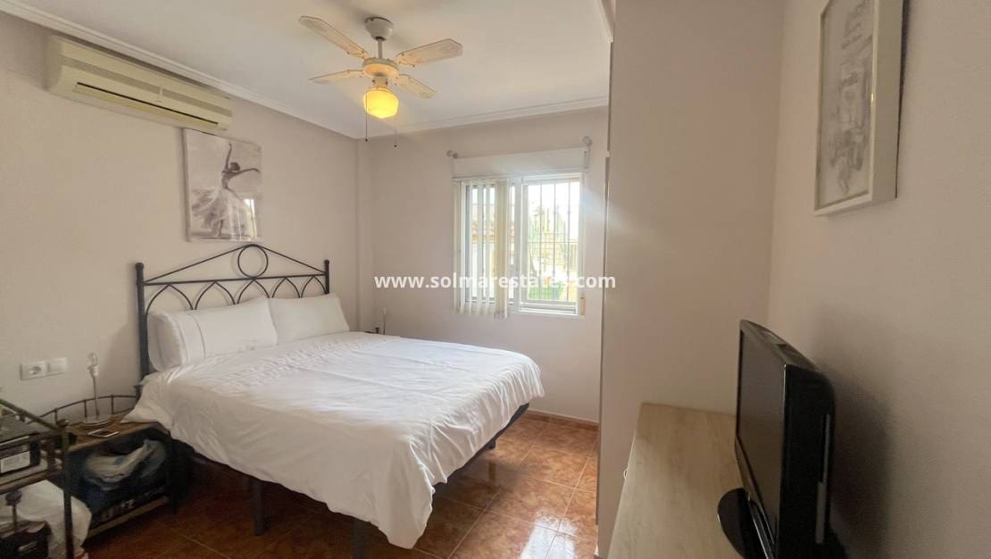 2 slaapkamer Halfvrijstaande villa te koop in Algorfa met zwembad - € 159.995 (Ref: 9279612)