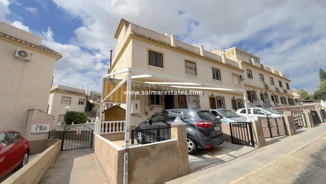 2 slaapkamer Halfvrijstaande villa te koop in Algorfa met zwembad - € 159.995 (Ref: 9279612)