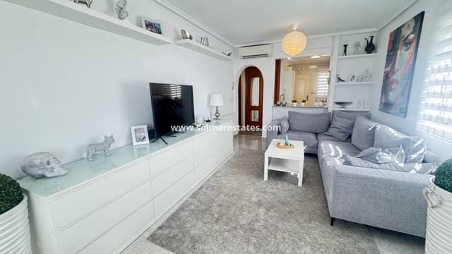 4 slaapkamer Villa te koop in Villamartin, Orihuela met zwembad - € 379.000 (Ref: 9289343)