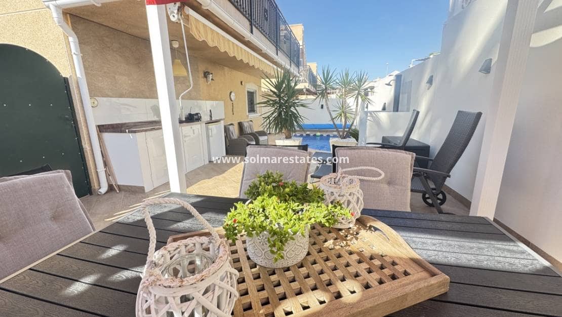 4 slaapkamer Villa te koop in Villamartin met zwembad - € 379.000 (Ref: 9289343)