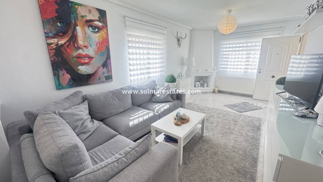 4 slaapkamer Villa te koop in Villamartin met zwembad - € 379.000 (Ref: 9289343)