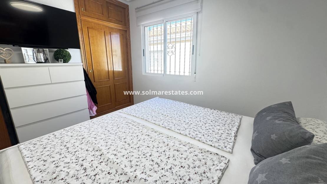 4 slaapkamer Villa te koop in Villamartin met zwembad - € 379.000 (Ref: 9289343)