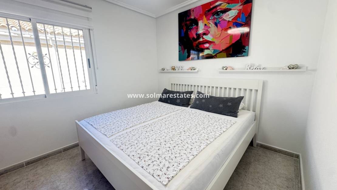 4 slaapkamer Villa te koop in Villamartin met zwembad - € 379.000 (Ref: 9289343)