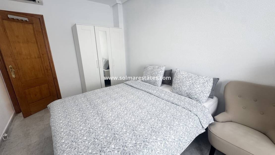 4 slaapkamer Villa te koop in Villamartin met zwembad - € 379.000 (Ref: 9289343)