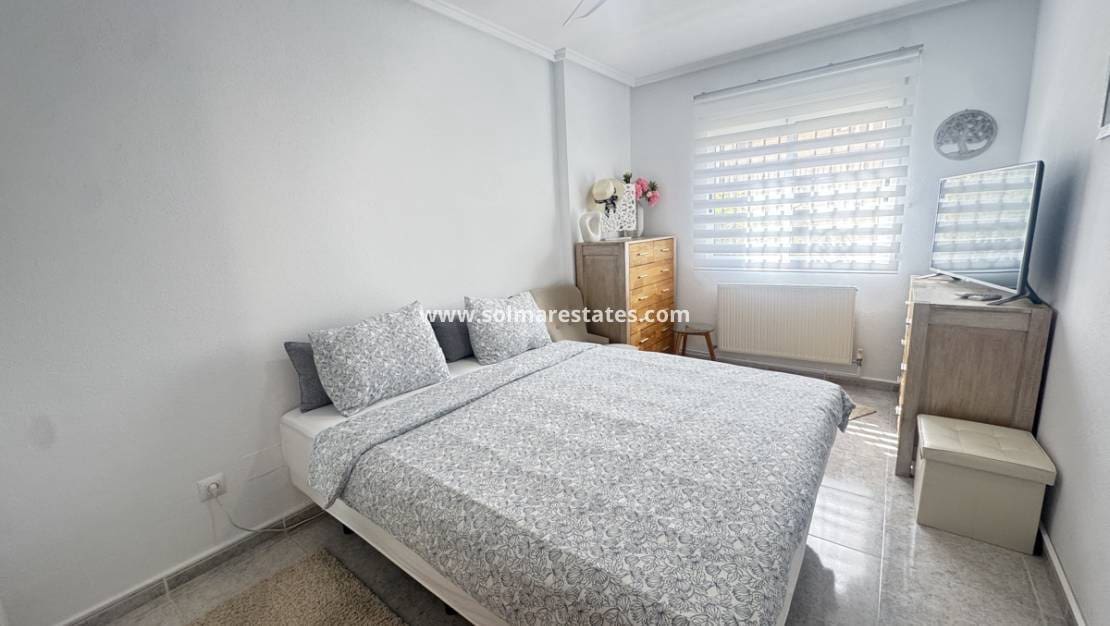 4 slaapkamer Villa te koop in Villamartin met zwembad - € 379.000 (Ref: 9289343)