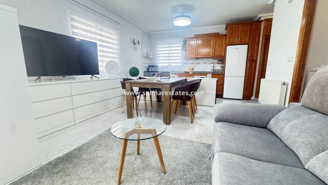 4 slaapkamer Villa te koop in Villamartin met zwembad - € 379.000 (Ref: 9289343)