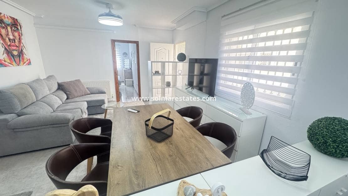 4 slaapkamer Villa te koop in Villamartin met zwembad - € 379.000 (Ref: 9289343)