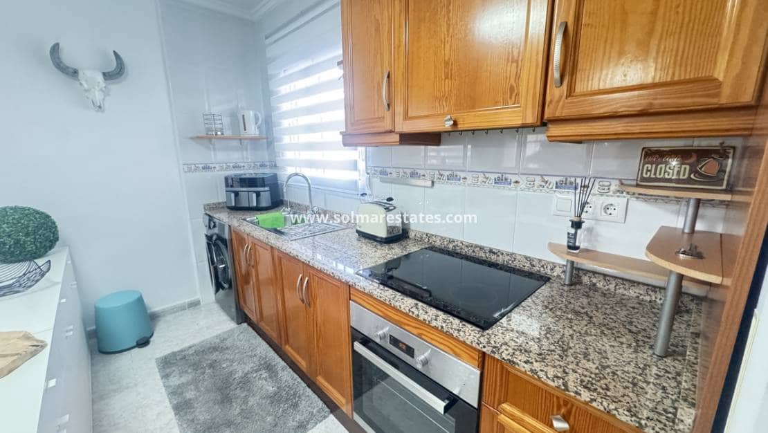 4 slaapkamer Villa te koop in Villamartin met zwembad - € 379.000 (Ref: 9289343)