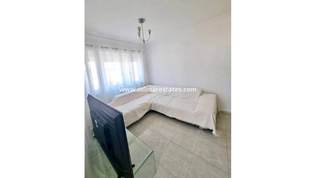 Chalet de 2 habitaciones en Playa Flamenca en venta con piscina - 249.950 € (Ref: 9293286)