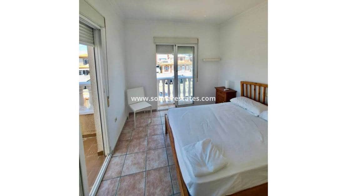 Chalet de 2 habitaciones en Playa Flamenca en venta con piscina - 249.950 € (Ref: 9293286)