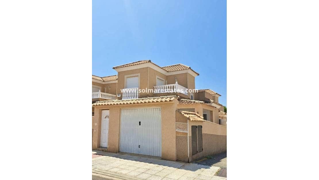 Chalet de 2 habitaciones en Playa Flamenca en venta con piscina - 249.950 € (Ref: 9293286)